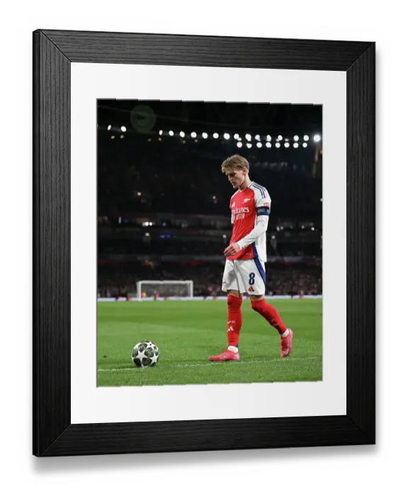 Framed Print : Arsenal FC v Real Madrid C.F. - UEFA Champions League 2024 / 25 Quarter Final First Leg