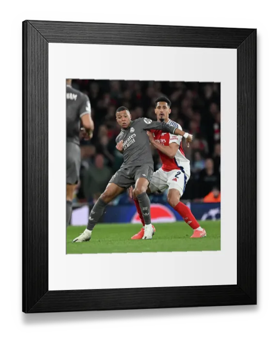 Framed Print : Arsenal FC v Real Madrid C.F. - UEFA Champions League 2024 / 25 Quarter Final First Leg
