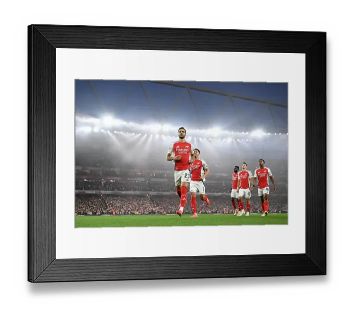 Framed Print : Arsenal FC v Real Madrid C.F. - UEFA Champions League 2024 / 25 Quarter Final First Leg