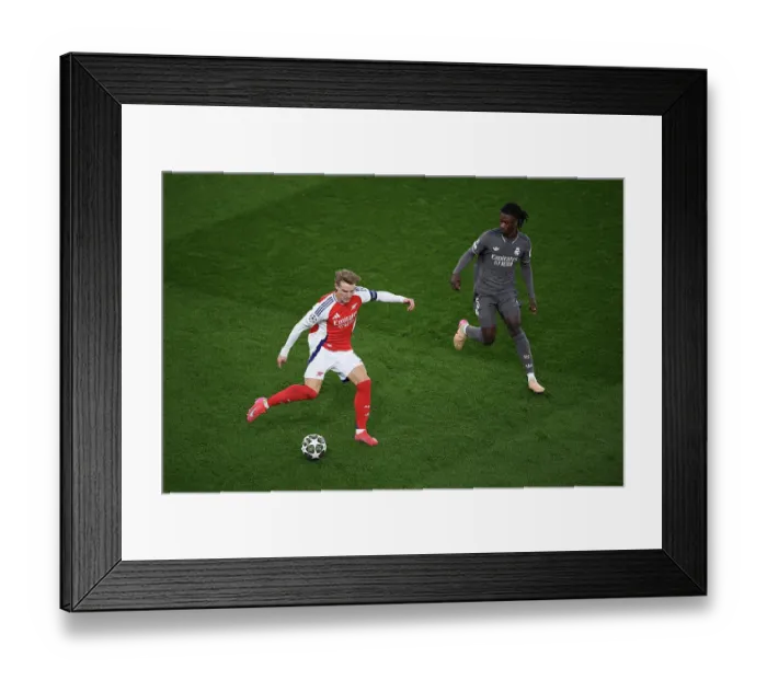 Framed Print : Arsenal FC v Real Madrid C.F. - UEFA Champions League 2024 / 25 Quarter Final First Leg