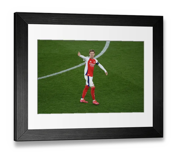 Framed Print : Arsenal FC v Real Madrid C.F. - UEFA Champions League 2024 / 25 Quarter Final First Leg