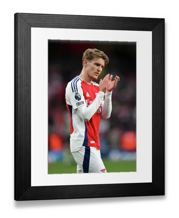 Framed Print : Arsenal FC v Brentford FC - Premier League Framed Print : Arsenal FC v Brentford FC - Premier League