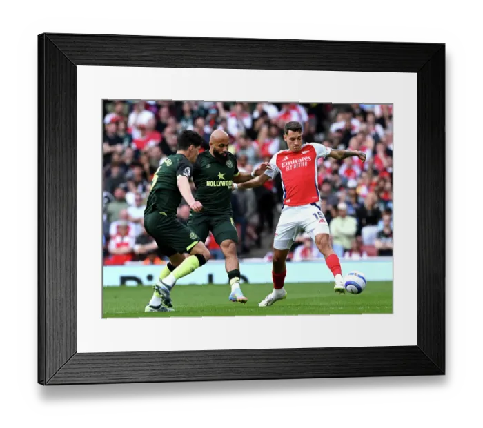Framed Print : Arsenal FC v Brentford FC - Premier League
