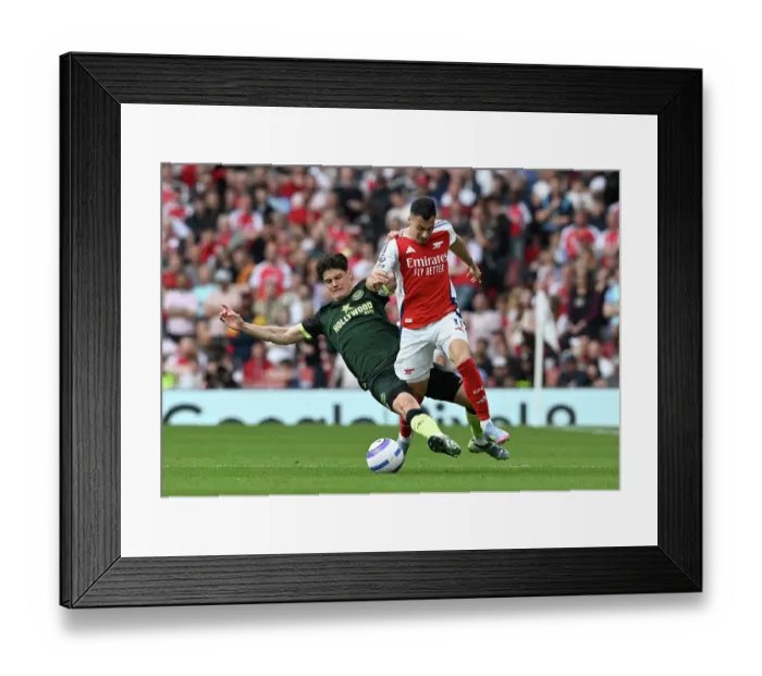 Framed Print : Arsenal FC v Brentford FC - Premier League Framed Print : Arsenal FC v Brentford FC - Premier League