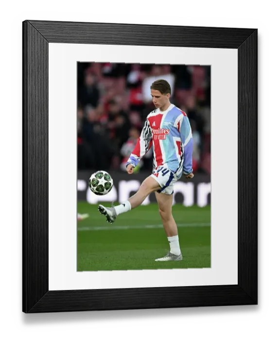 Framed Print : Arsenal FC v Real Madrid C.F. - UEFA Champions League 2024 / 25 Quarter Final First Leg