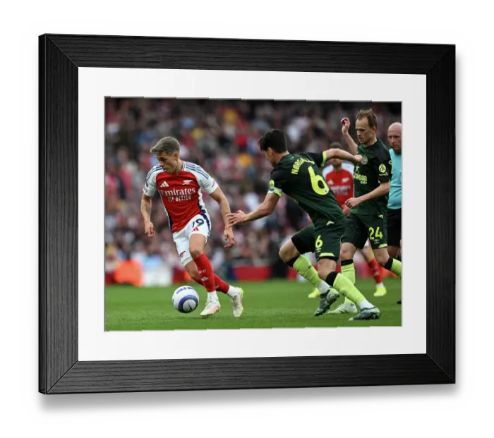 Framed Print : Arsenal FC v Brentford FC - Premier League Framed Print : Arsenal FC v Brentford FC - Premier League