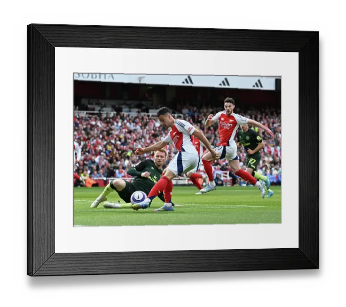 Framed Print : Arsenal FC v Brentford FC - Premier League