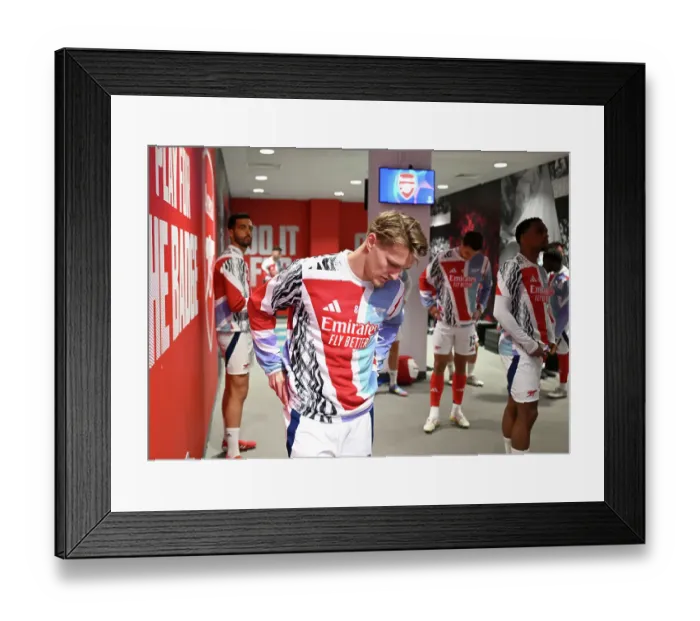 Framed Print : Arsenal FC v Real Madrid C.F. - UEFA Champions League 2024 / 25 Quarter Final First Leg