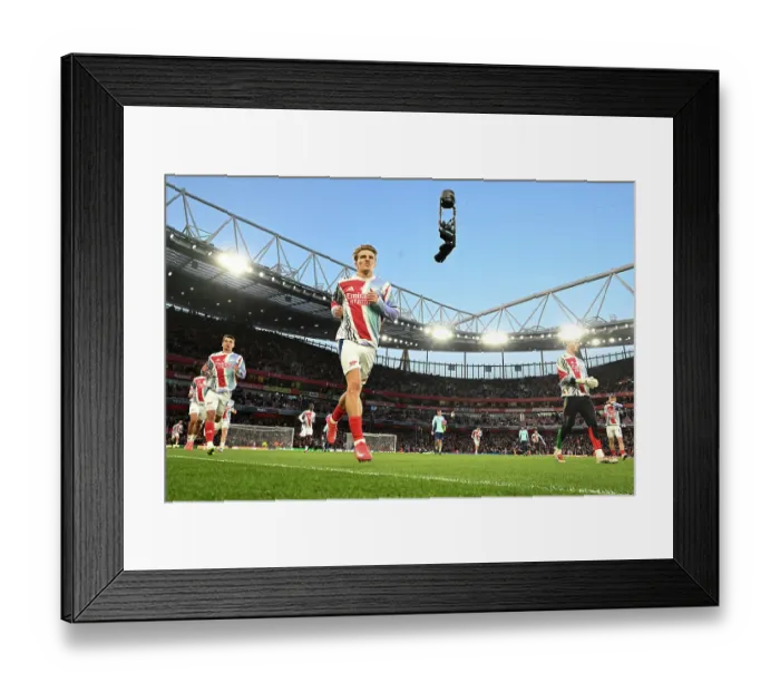 Framed Print : Arsenal FC v Real Madrid C.F. - UEFA Champions League 2024 / 25 Quarter Final First Leg Framed Print : Arsenal FC v Real Madrid C.F. - UEFA Champions League 2024 / 25 Quarter Final First Leg