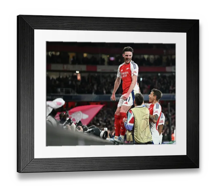 Framed Print : Arsenal FC v Real Madrid C.F. - UEFA Champions League 2024 / 25 Quarter Final First Leg