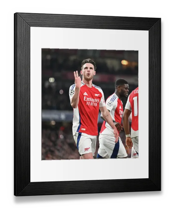 Framed Print : Arsenal FC v Real Madrid C.F. - UEFA Champions League 2024 / 25 Quarter Final First Leg