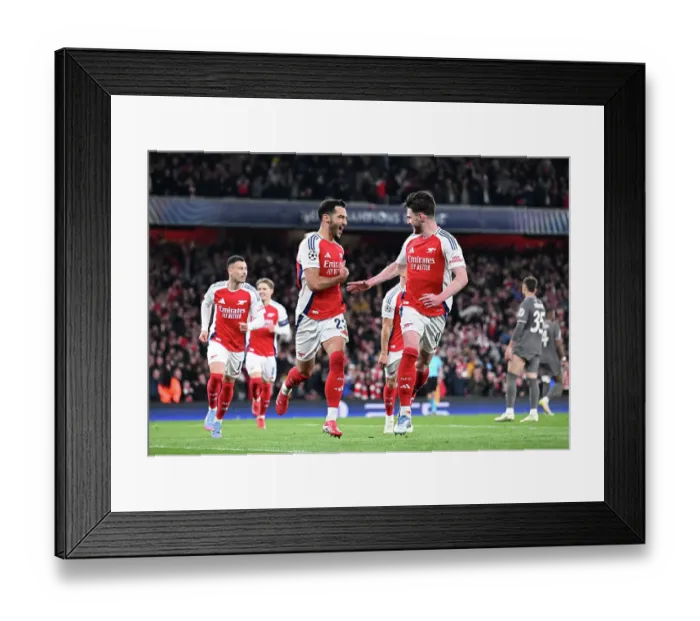 Framed Print : Arsenal FC v Real Madrid C.F. - UEFA Champions League 2024 / 25 Quarter Final First Leg