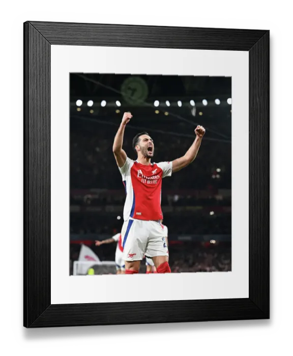 Framed Print : Arsenal FC v Real Madrid C.F. - UEFA Champions League 2024 / 25 Quarter Final First Leg