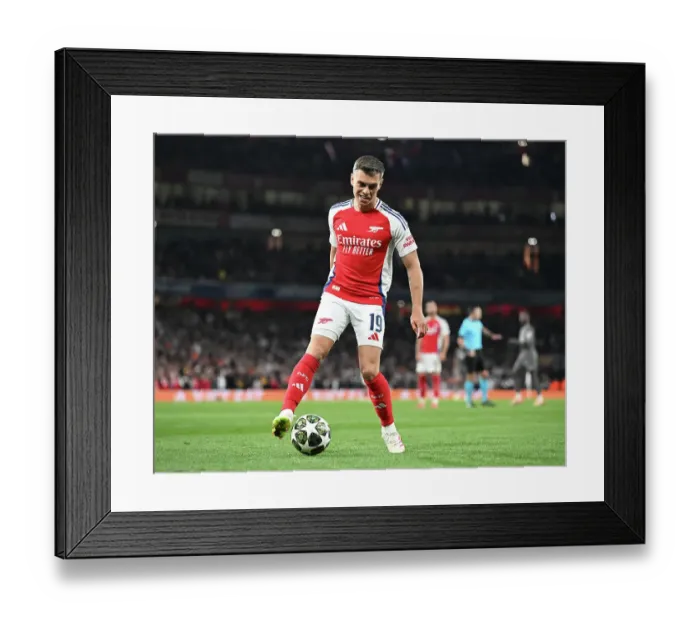 Framed Print : Arsenal FC v Real Madrid C.F. - UEFA Champions League 2024 / 25 Quarter Final First Leg Framed Print : Arsenal FC v Real Madrid C.F. - UEFA Champions League 2024 / 25 Quarter Final First Leg