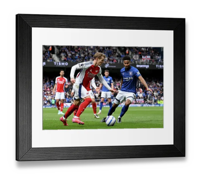 Framed Print : Ipswich Town FC v Arsenal FC - Premier League