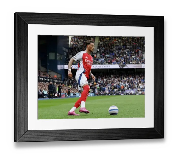 Framed Print : Ipswich Town FC v Arsenal FC - Premier League