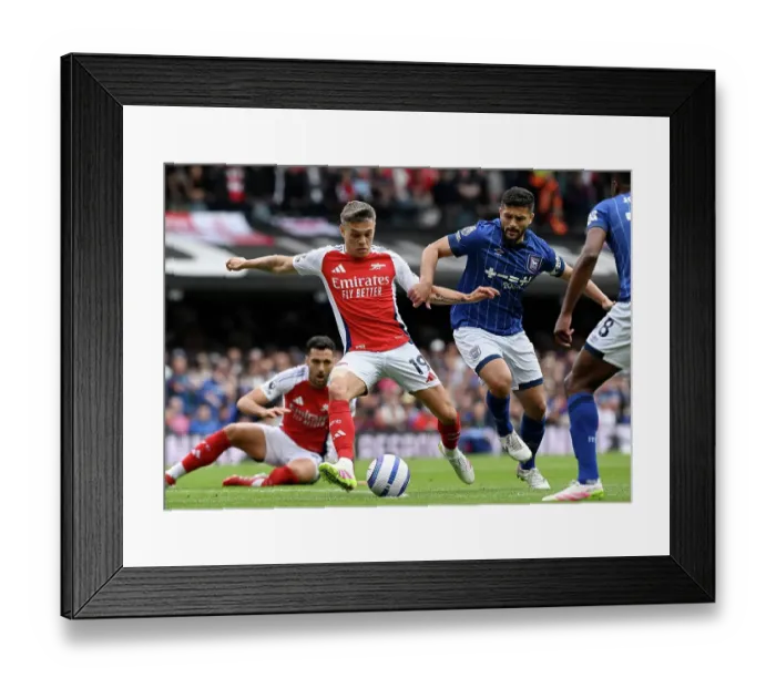 Framed Print : Ipswich Town FC v Arsenal FC - Premier League