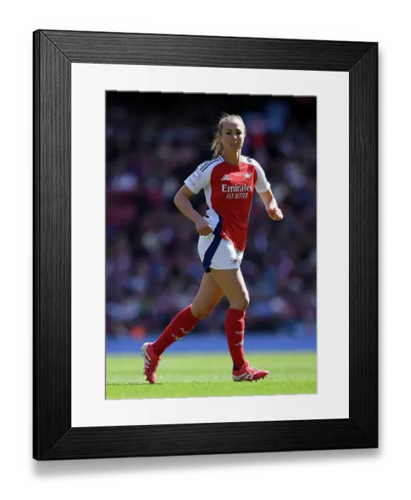 Framed Print : Arsenal WFC v Olympique Lyonnais - UEFA Women's Champions League Semi Final First Leg Arsenal WFC v Olympique Lyonnais - UEFA Women's Champions League Semi Final First Leg