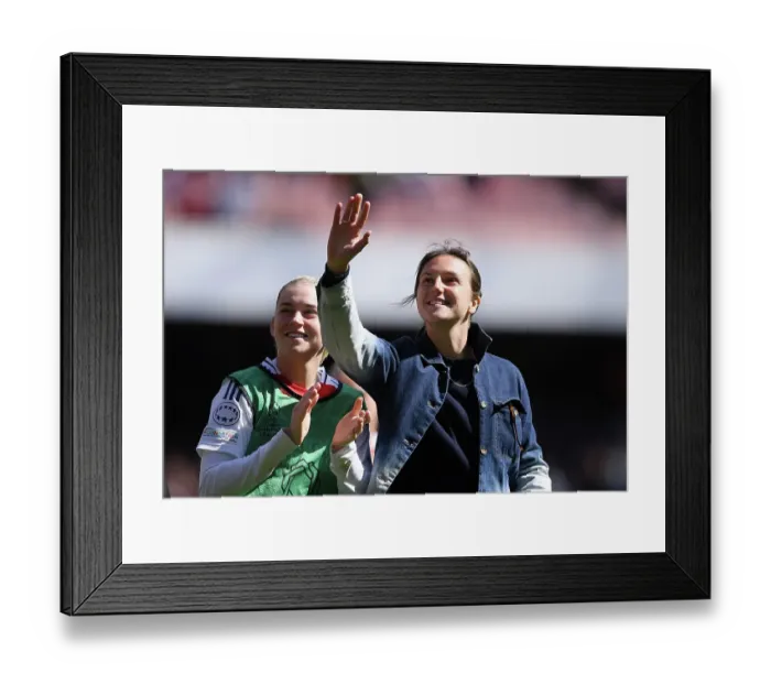 Framed Print : Arsenal WFC v Olympique Lyonnais - UEFA Women's Champions League Semi Final First Leg Arsenal WFC v Olympique Lyonnais - UEFA Women's Champions League Semi Final First Leg