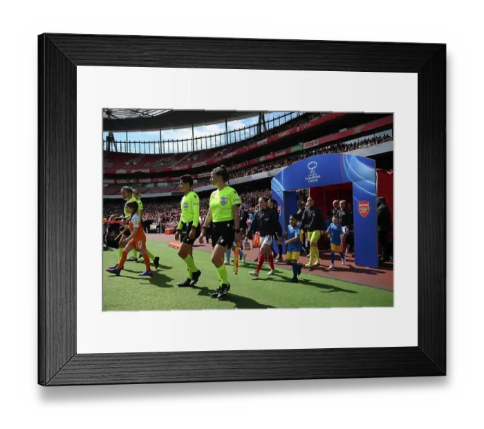 Framed Print : Arsenal WFC v Olympique Lyonnais - UEFA Women's Champions League Semi Final First Leg Framed Print : Arsenal WFC v Olympique Lyonnais - UEFA Women's Champions League Semi Final First Leg