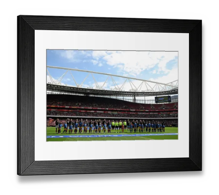 Framed Print : Arsenal WFC v Olympique Lyonnais - UEFA Women's Champions League Semi Final First Leg