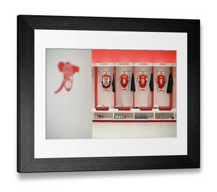 Framed Print : Arsenal WFC v Olympique Lyonnais - UEFA Women's Champions League Semi Final First Leg