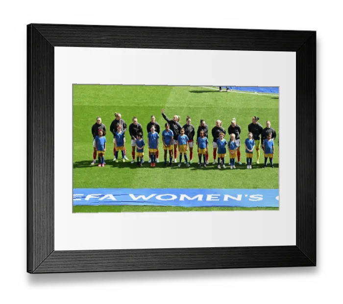Framed Print : Arsenal WFC v Olympique Lyonnais - UEFA Women's Champions League Semi Final First Leg Arsenal WFC v Olympique Lyonnais - UEFA Women's Champions League Semi Final First Leg