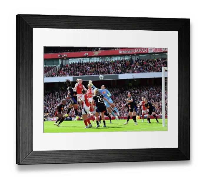 Framed Print : Arsenal WFC v Olympique Lyonnais - UEFA Women's Champions League Semi Final First Leg