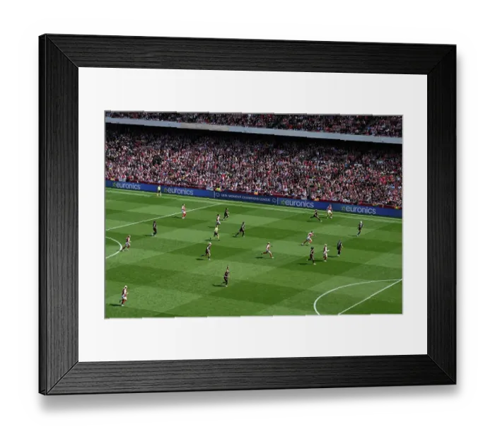 Framed Print : Arsenal WFC v Olympique Lyonnais - UEFA Women's Champions League Semi Final First Leg