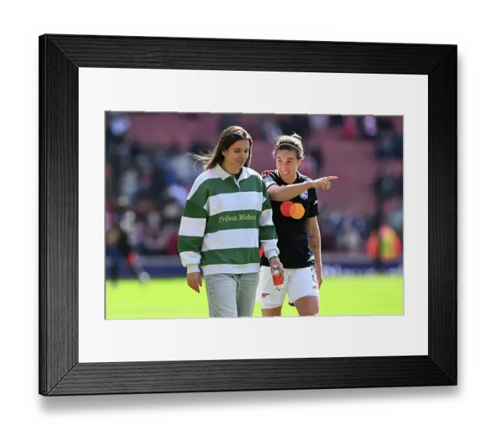 Framed Print : Arsenal WFC v Olympique Lyonnais - UEFA Women's Champions League Semi Final First Leg