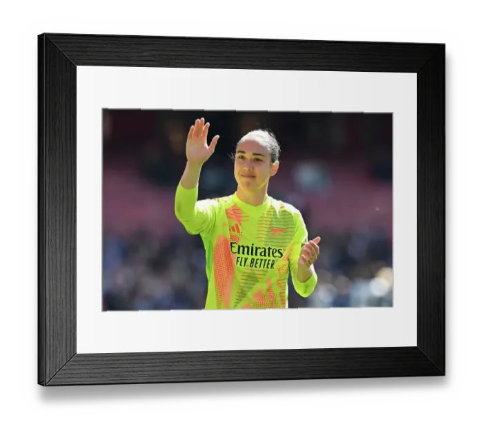 Framed Print : Arsenal WFC v Olympique Lyonnais - UEFA Women's Champions League Semi Final First Leg Framed Print : Arsenal WFC v Olympique Lyonnais - UEFA Women's Champions League Semi Final First Leg