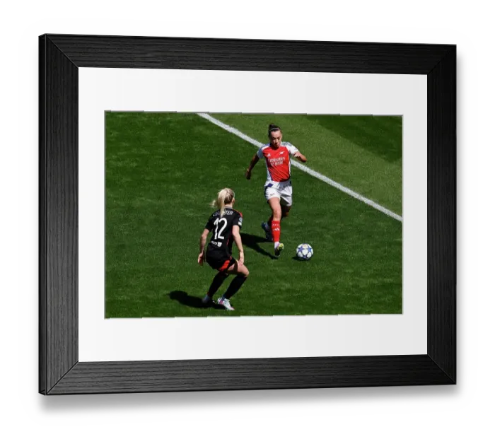 Framed Print : Arsenal WFC v Olympique Lyonnais - UEFA Women's Champions League Semi Final First Leg