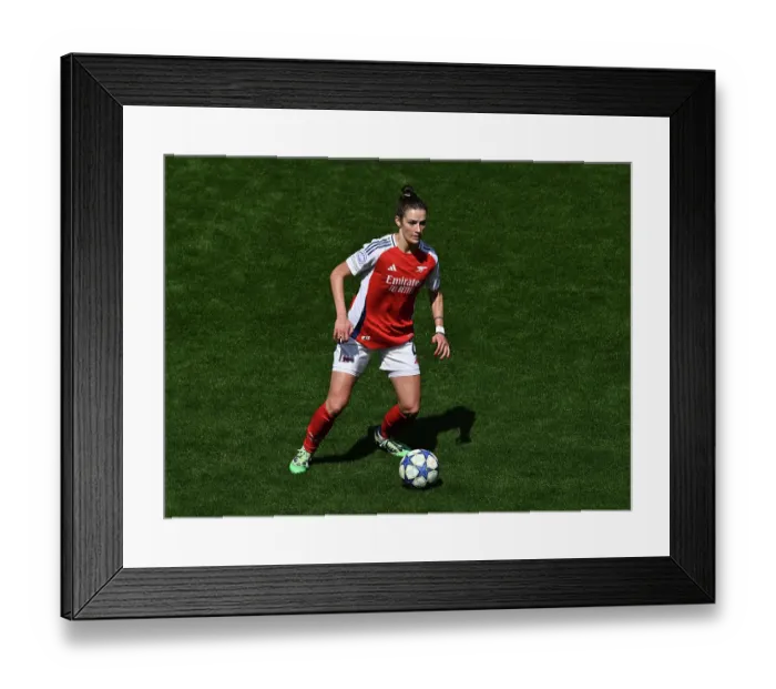 Framed Print : Arsenal WFC v Olympique Lyonnais - UEFA Women's Champions League Semi Final First Leg Arsenal WFC v Olympique Lyonnais - UEFA Women's Champions League Semi Final First Leg