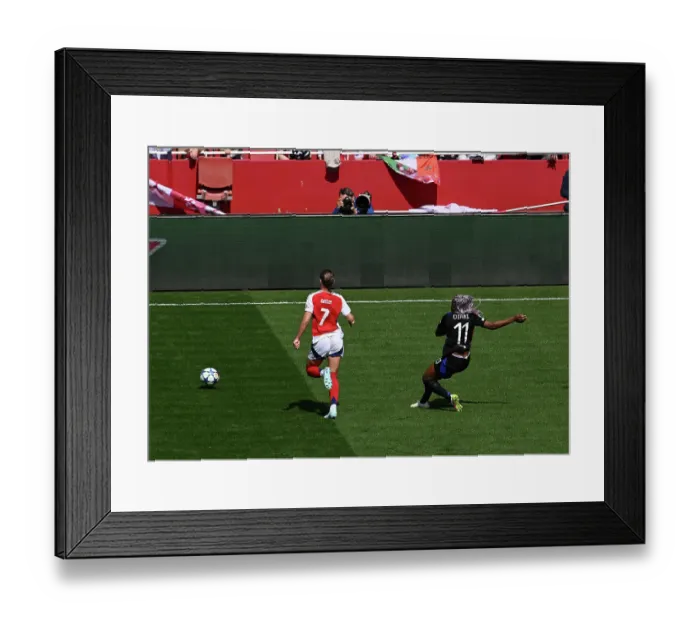 Framed Print : Arsenal WFC v Olympique Lyonnais - UEFA Women's Champions League Semi Final First Leg Framed Print : Arsenal WFC v Olympique Lyonnais - UEFA Women's Champions League Semi Final First Leg