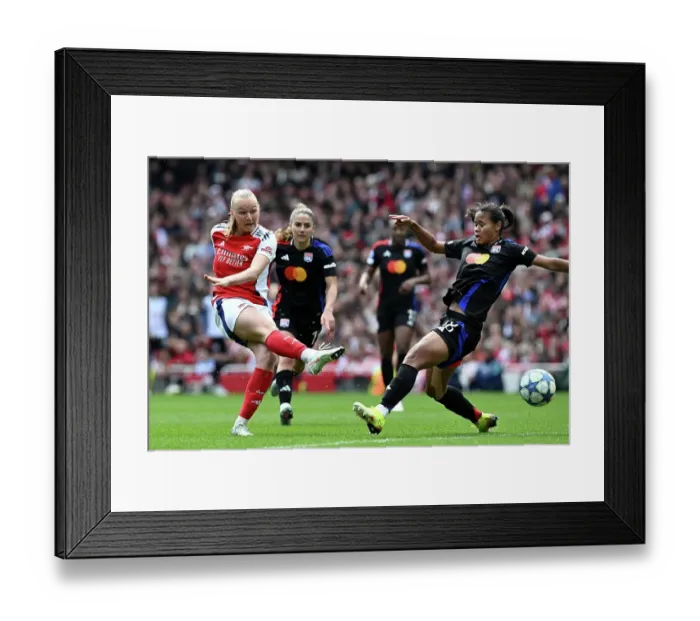 Framed Print : Arsenal WFC v Olympique Lyonnais - UEFA Women's Champions League Semi Final First Leg