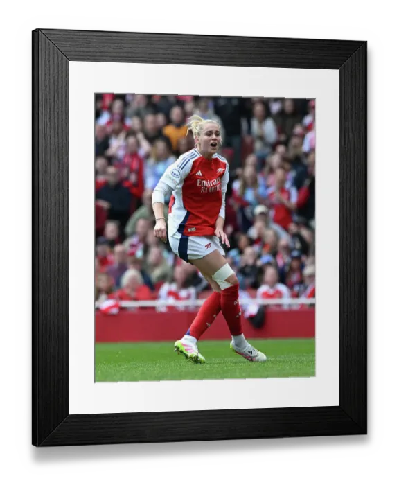 Framed Print : Arsenal WFC v Olympique Lyonnais - UEFA Women's Champions League Semi Final First Leg Arsenal WFC v Olympique Lyonnais - UEFA Women's Champions League Semi Final First Leg Framed Print : Arsenal WFC v Olympique Lyonnais - UEFA Women's Champions League Semi Final First Leg Arsenal WFC v Olympique Lyonnais - UEFA Women's Champions League Semi Final First Leg