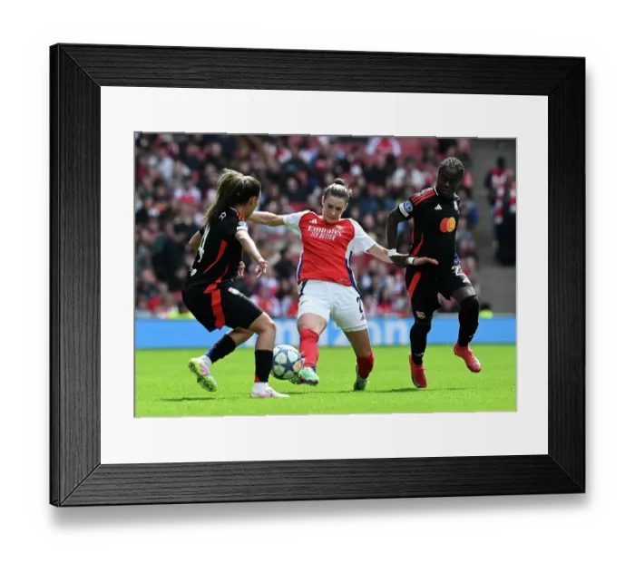 Framed Print : Arsenal WFC v Olympique Lyonnais - UEFA Women's Champions League Semi Final First Leg Framed Print : Arsenal WFC v Olympique Lyonnais - UEFA Women's Champions League Semi Final First Leg