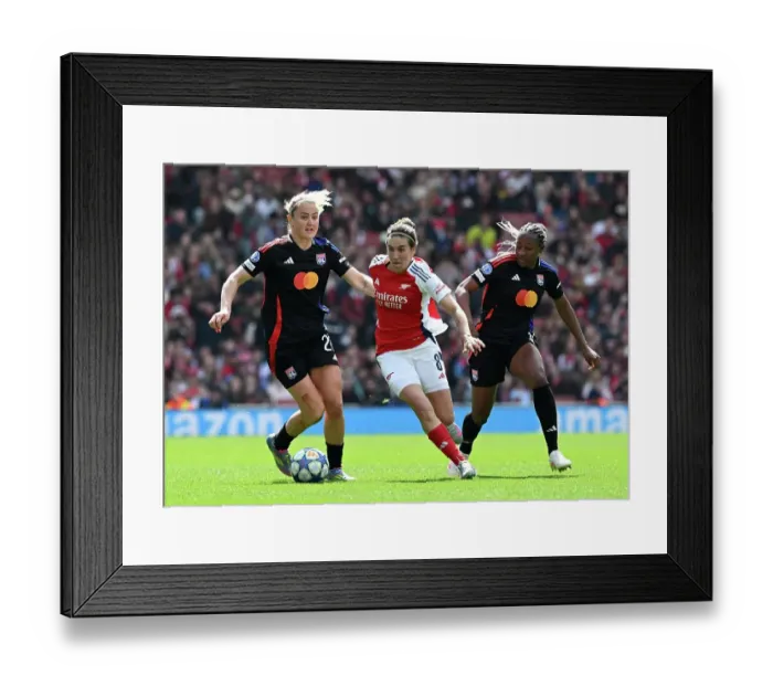 Framed Print : Arsenal WFC v Olympique Lyonnais - UEFA Women's Champions League Semi Final First Leg