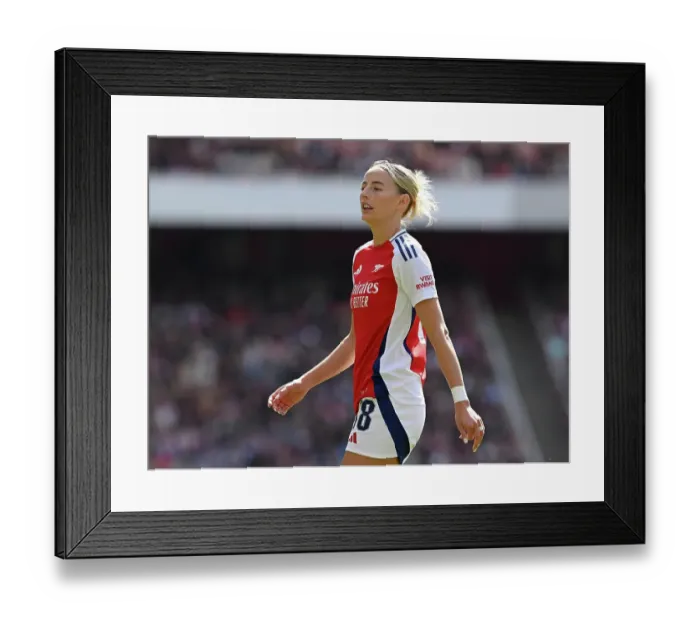 Framed Print : Arsenal WFC v Olympique Lyonnais - UEFA Women's Champions League Semi Final First Leg Framed Print : Arsenal WFC v Olympique Lyonnais - UEFA Women's Champions League Semi Final First Leg