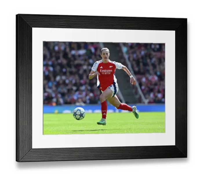 Framed Print : Arsenal WFC v Olympique Lyonnais - UEFA Women's Champions League Semi Final First Leg