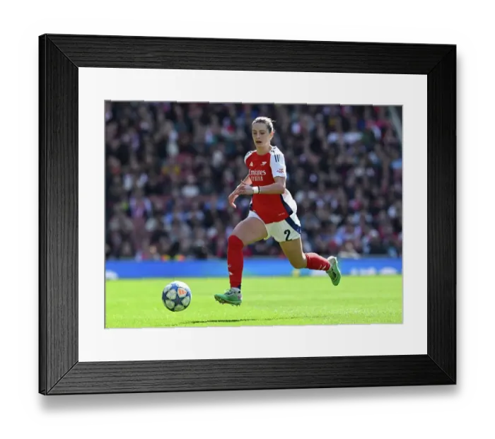 Framed Print : Arsenal WFC v Olympique Lyonnais - UEFA Women's Champions League Semi Final First Leg Framed Print : Arsenal WFC v Olympique Lyonnais - UEFA Women's Champions League Semi Final First Leg
