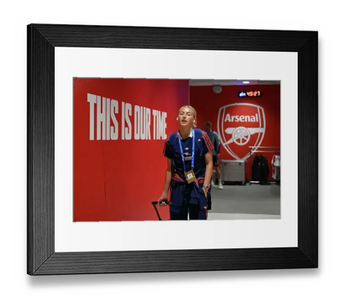 Framed Print : Arsenal WFC v Olympique Lyonnais - UEFA Women's Champions League Semi Final First Leg Framed Print : Arsenal WFC v Olympique Lyonnais - UEFA Women's Champions League Semi Final First Leg