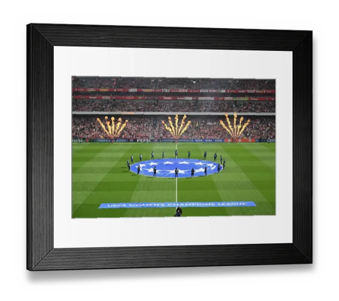 Framed Print : Arsenal WFC v Olympique Lyonnais - UEFA Women's Champions League Semi Final First Leg Framed Print : Arsenal WFC v Olympique Lyonnais - UEFA Women's Champions League Semi Final First Leg