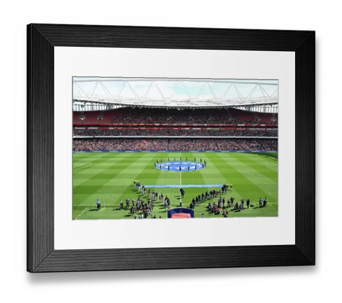 Framed Print : Arsenal WFC v Olympique Lyonnais - UEFA Women's Champions League Semi Final First Leg Framed Print : Arsenal WFC v Olympique Lyonnais - UEFA Women's Champions League Semi Final First Leg