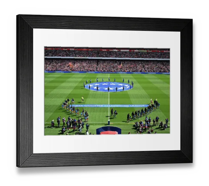 Framed Print : Arsenal WFC v Olympique Lyonnais - UEFA Women's Champions League Semi Final First Leg