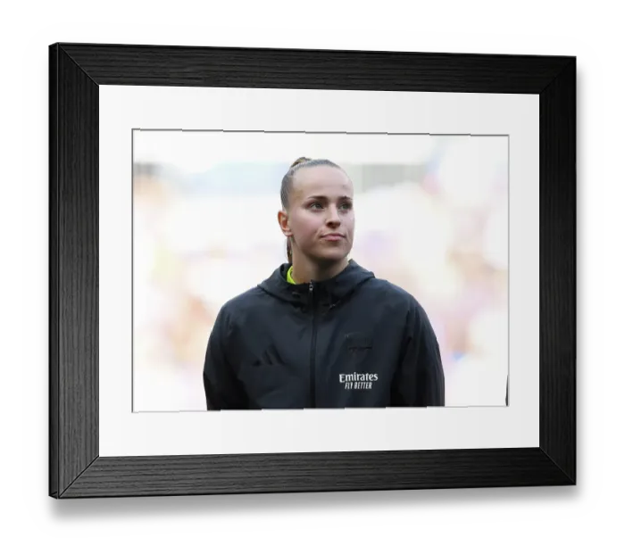 Framed Print : Olympique Lyonnais v Arsenal WFC - UEFA Women's Champions League Semi Final Second Leg Olympique Lyonnais v Arsenal WFC - UEFA Women's Champions League Semi Final Second Leg