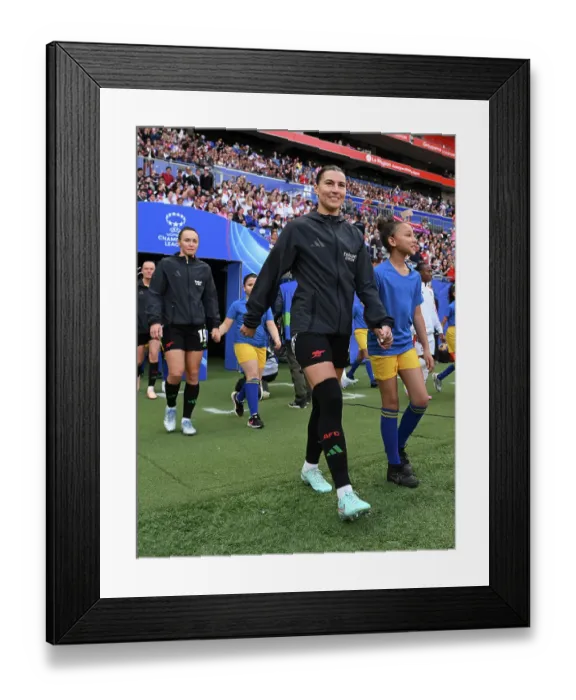 Framed Print : Olympique Lyonnais v Arsenal WFC - UEFA Women's Champions League Semi Final Second Leg Olympique Lyonnais v Arsenal WFC - UEFA Women's Champions League Semi Final Second Leg Framed Print : Olympique Lyonnais v Arsenal WFC - UEFA Women's Champions League Semi Final Second Leg Olympique Lyonnais v Arsenal WFC - UEFA Women's Champions League Semi Final Second Leg