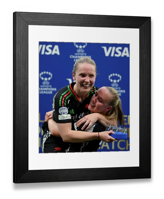 Framed Print : Olympique Lyonnais v Arsenal WFC - UEFA Women's Champions League Semi Final Second Leg Olympique Lyonnais v Arsenal WFC - UEFA Women's Champions League Semi Final Second Leg