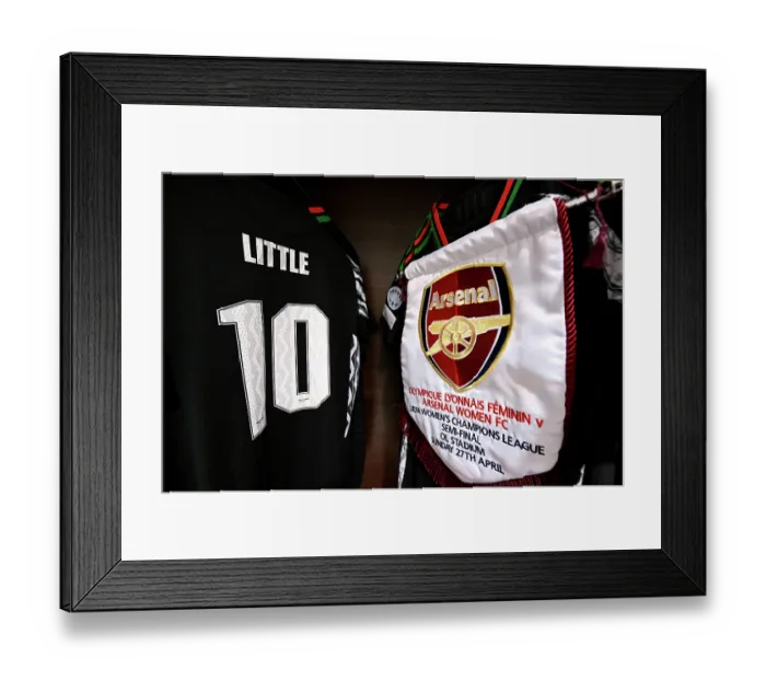Framed Print : Olympique Lyonnais v Arsenal WFC - UEFA Women's Champions League Semi Final Second Leg Olympique Lyonnais v Arsenal WFC - UEFA Women's Champions League Semi Final Second Leg