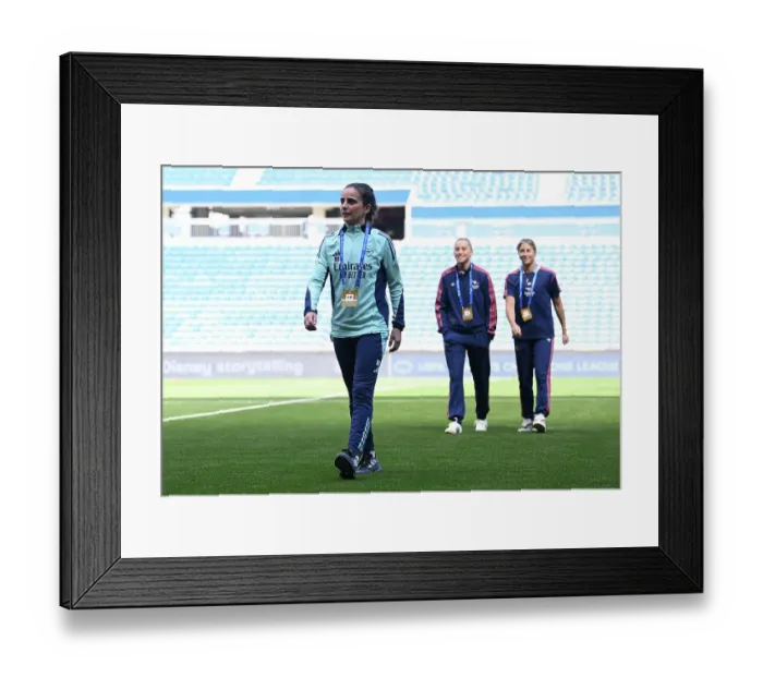 Framed Print : Olympique Lyonnais v Arsenal WFC - UEFA Women's Champions League Semi Final Second Leg Olympique Lyonnais v Arsenal WFC - UEFA Women's Champions League Semi Final Second Leg